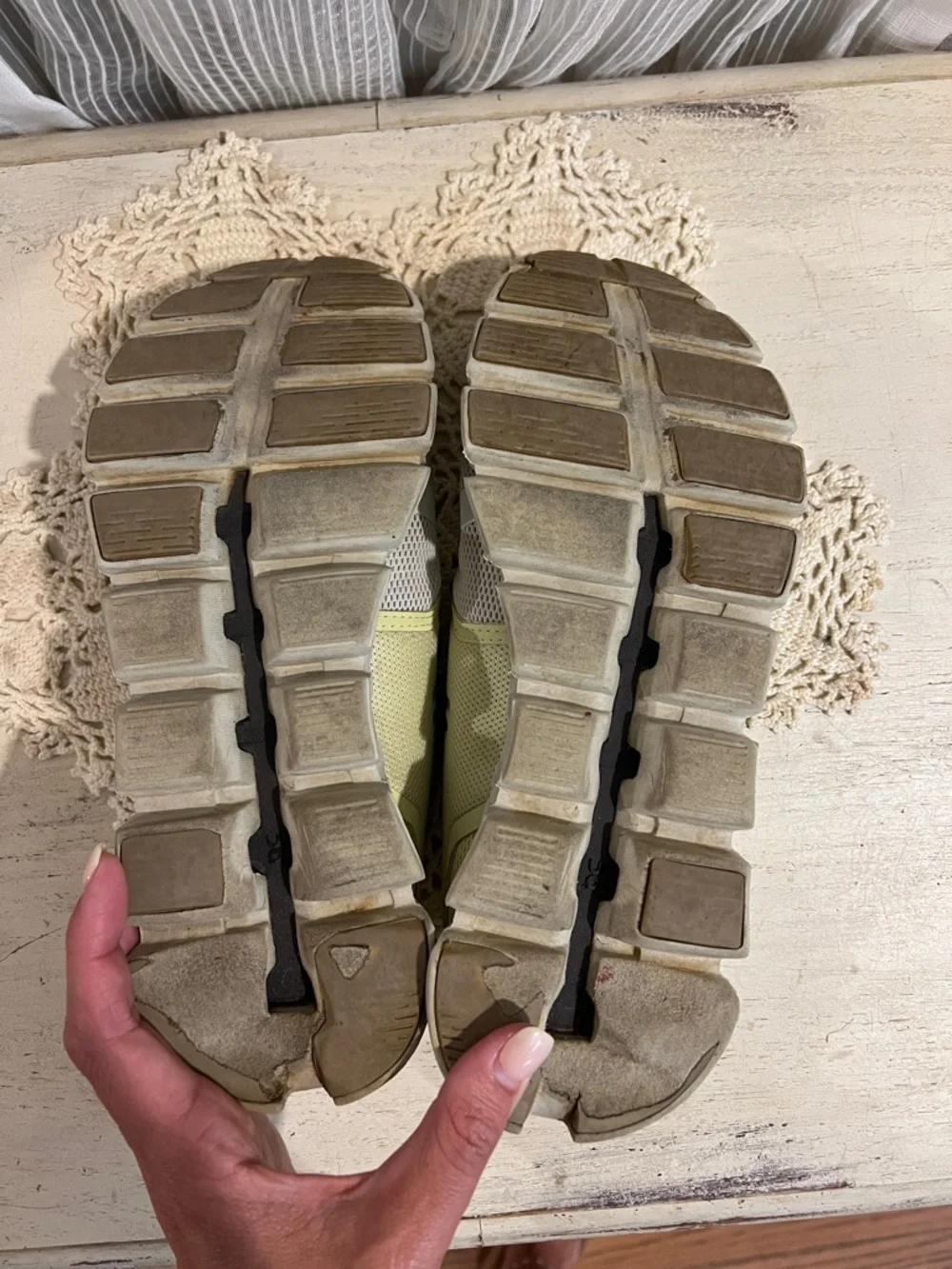 On Running Cloud Sneakers Women’s Size 8 Beige Green Lightweight Athletic Shoes - Picture 10 of 12